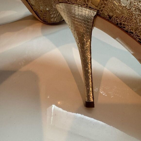 Stunning Dolce & Gabbana Metallic Gold Fabric Peep Toe Pump - Picture 3 of 11